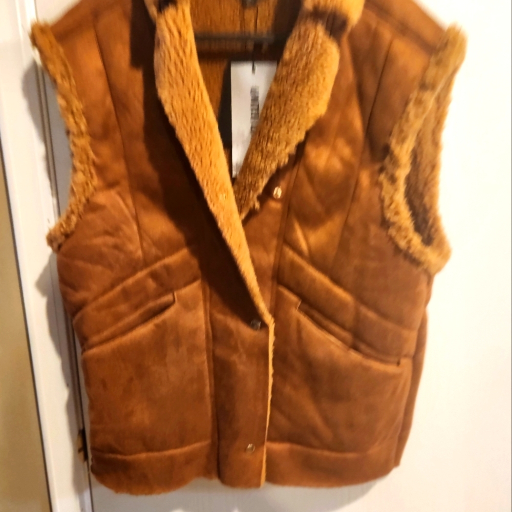 NWT Caramel color Vest by Gigio